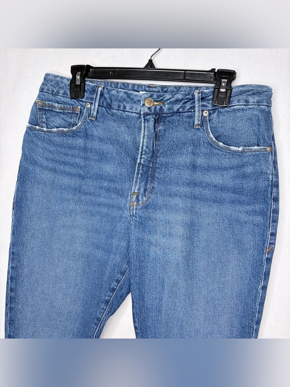 Good American Good Classic Slim Cropped Jeans - Picture 5 of 8